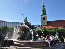 Alexanderplatz, Fontana di Nettuno